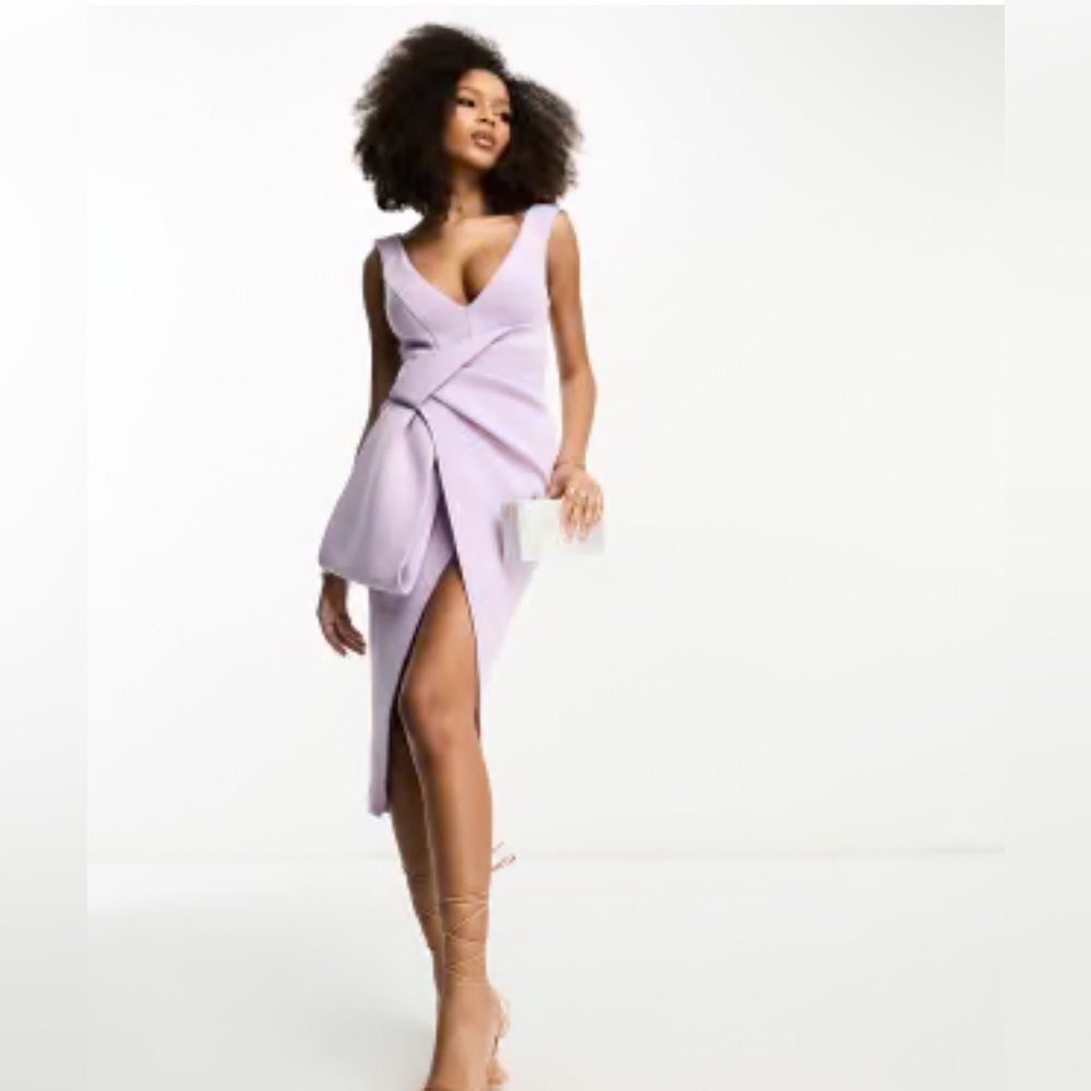 Elegant Lavender Sleeveless Dress